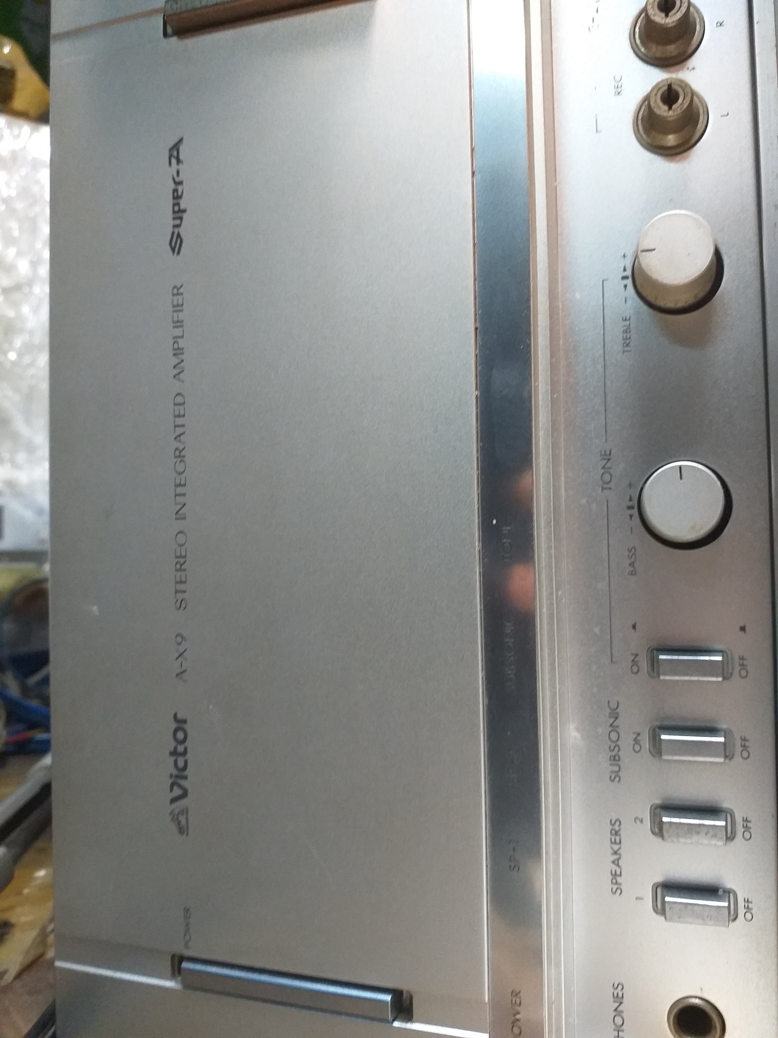 Ampli victor A-x9 phân cực cao.