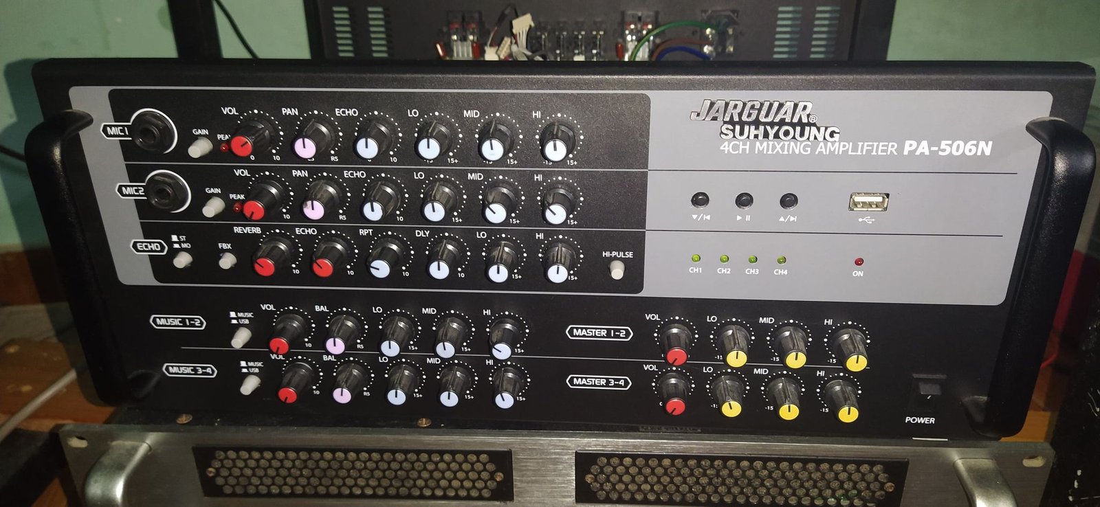 Amply Jarguar pa-506n model năm 2019 bị hú micro dù giảm hết echo reverb.